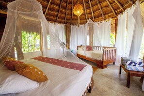 4 bedrooms, in-room safe, iron/ironing board, free WiFi
