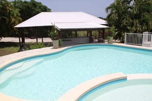 Outdoor pool - Bungalow 2 standing with pool  (Saint-francçois,)