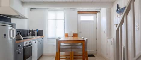Refrigerador, microondas, horno y lavavajillas