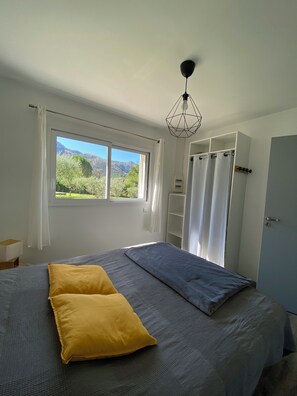 1 bedroom, WiFi, bed sheets - New cottage, with swimming pool facing the Luberon (Robion)