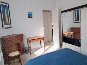 4 bedrooms, desk, free WiFi