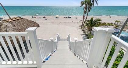 6-vuode 4. 5-Bath Family Beachfront Paradise