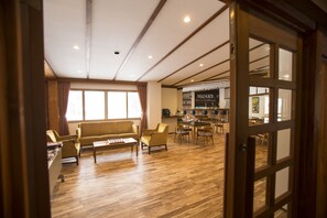 Living area - Nomad Hakuba (Hakuba)