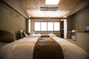 Japanese Style Twin Room | In-room safe, free WiFi, bed sheets - Nomad Hakuba (Hakuba)