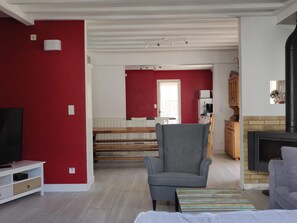 Téléviseur, foyer, jeux vidéo, lecteur de DVD