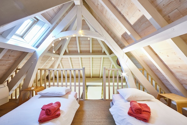 2 chambres, fer et planche à repasser, accès au Wi-Fi (inclus)