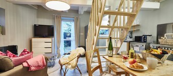 La Maisonnette - loft with round bed in wine house - sleeps 4