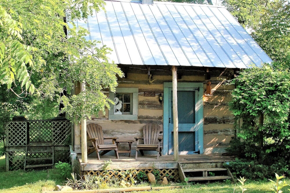 Cozy Cabin on Shenandoah Farm