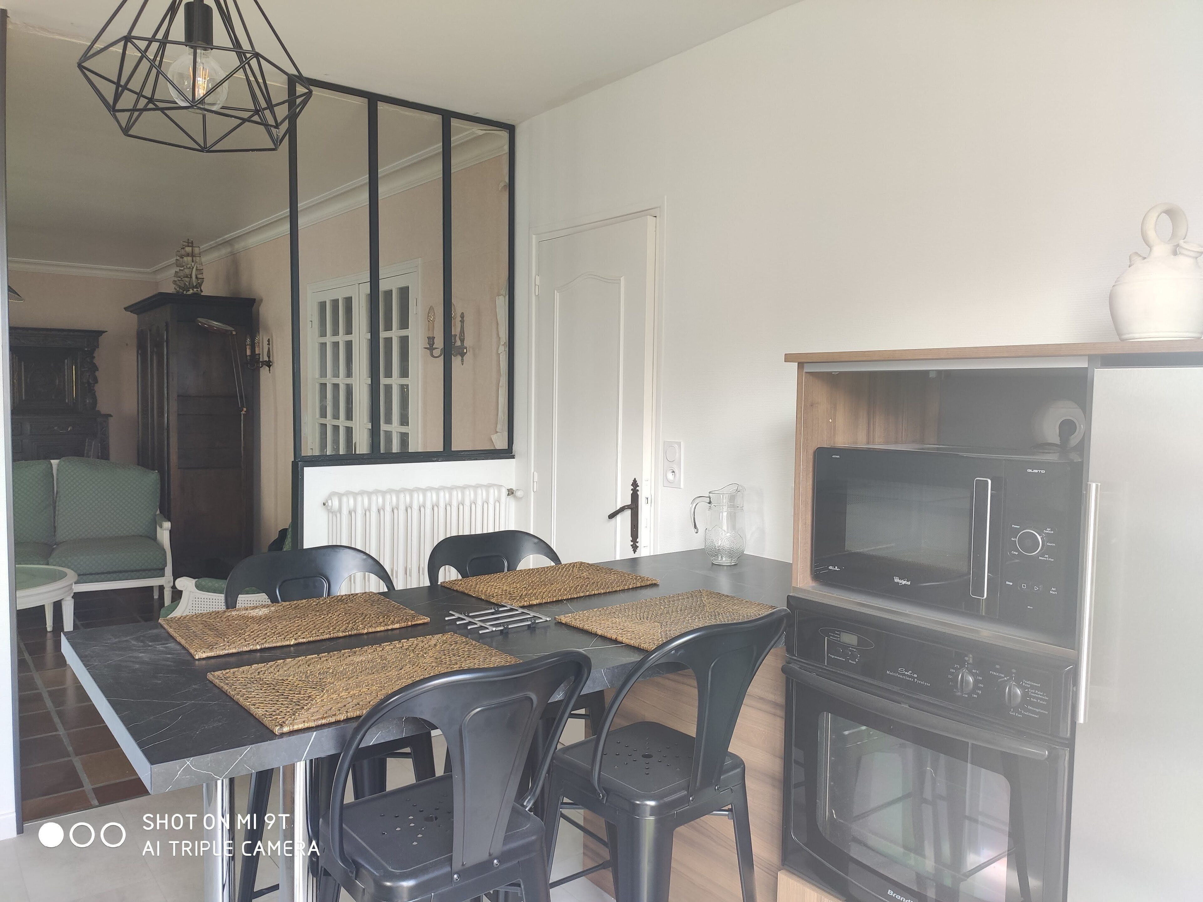 HOUSE ON ONE LEVEL WITH VERANDA, ENCLOSED GARDEN WITH BONO, GULF OF MORBIHAN