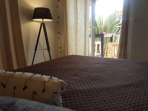 3 chambres, bureau, fer et planche à repasser, accès au Wi-Fi (inclus)
