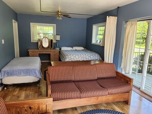 6 bedrooms, desk, iron/ironing board, free WiFi