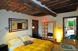 1 bedroom, desk, iron/ironing board, travel crib - Beautiful Eco-Friendly Farmhouse:Cooking Lessons, Meals, Driver, and More ! (Aquilea)