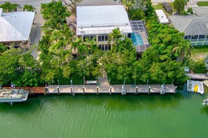 Unclassified image, 3 of 42, button