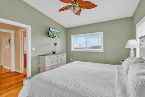 5 bedrooms, iron/ironing board, free WiFi, bed sheets