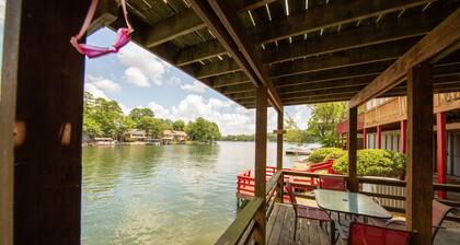 CASA LAGO - LAKE FRONT TOWNHOME w/ SPECTACULAR Views w/boat