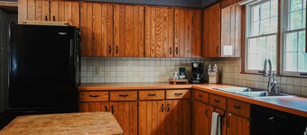 Alder Lake Brick House | Spacious, Privacy, Charm