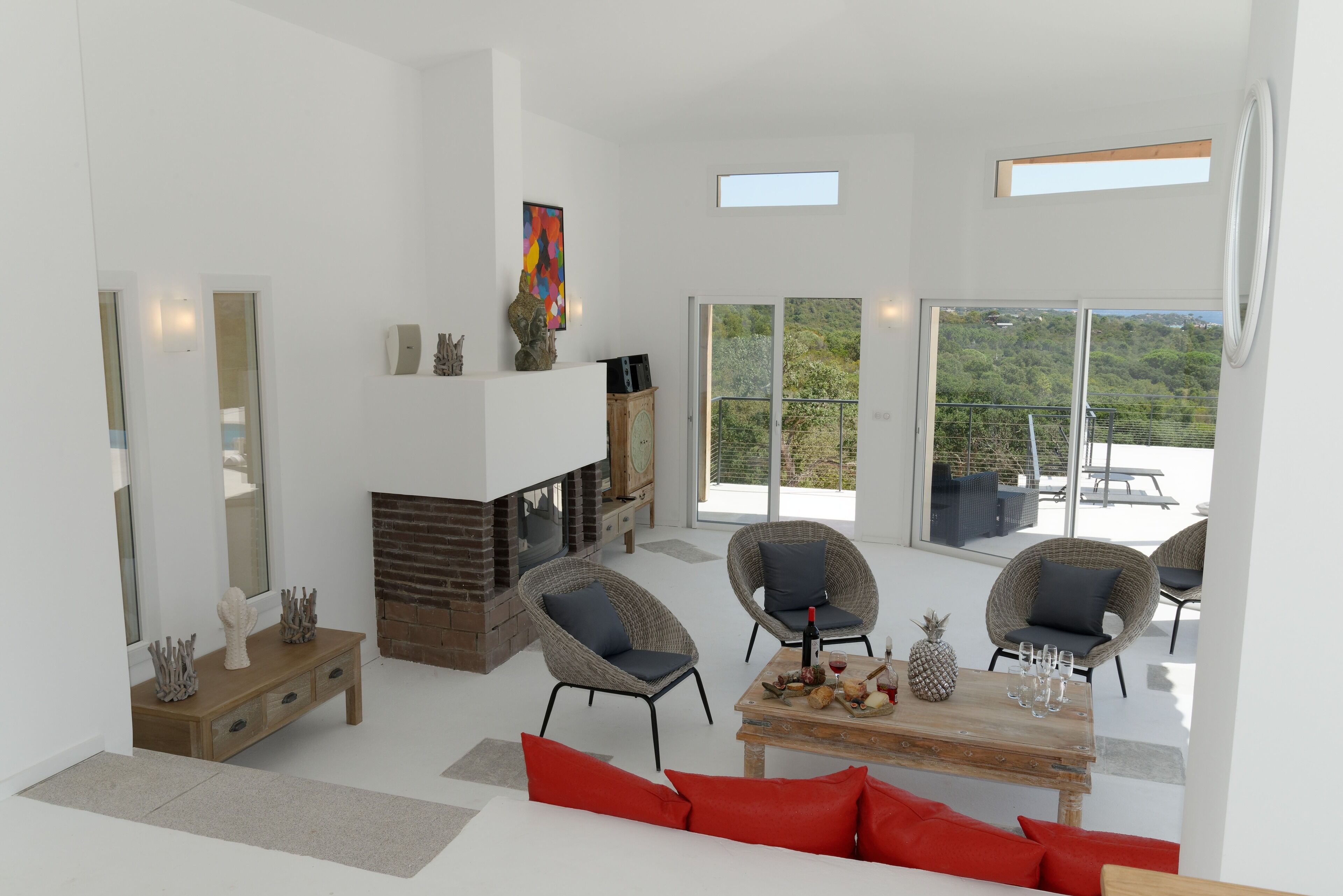 Beautiful new villa of 300 m2, sea view, pool, spa, sauna, gym