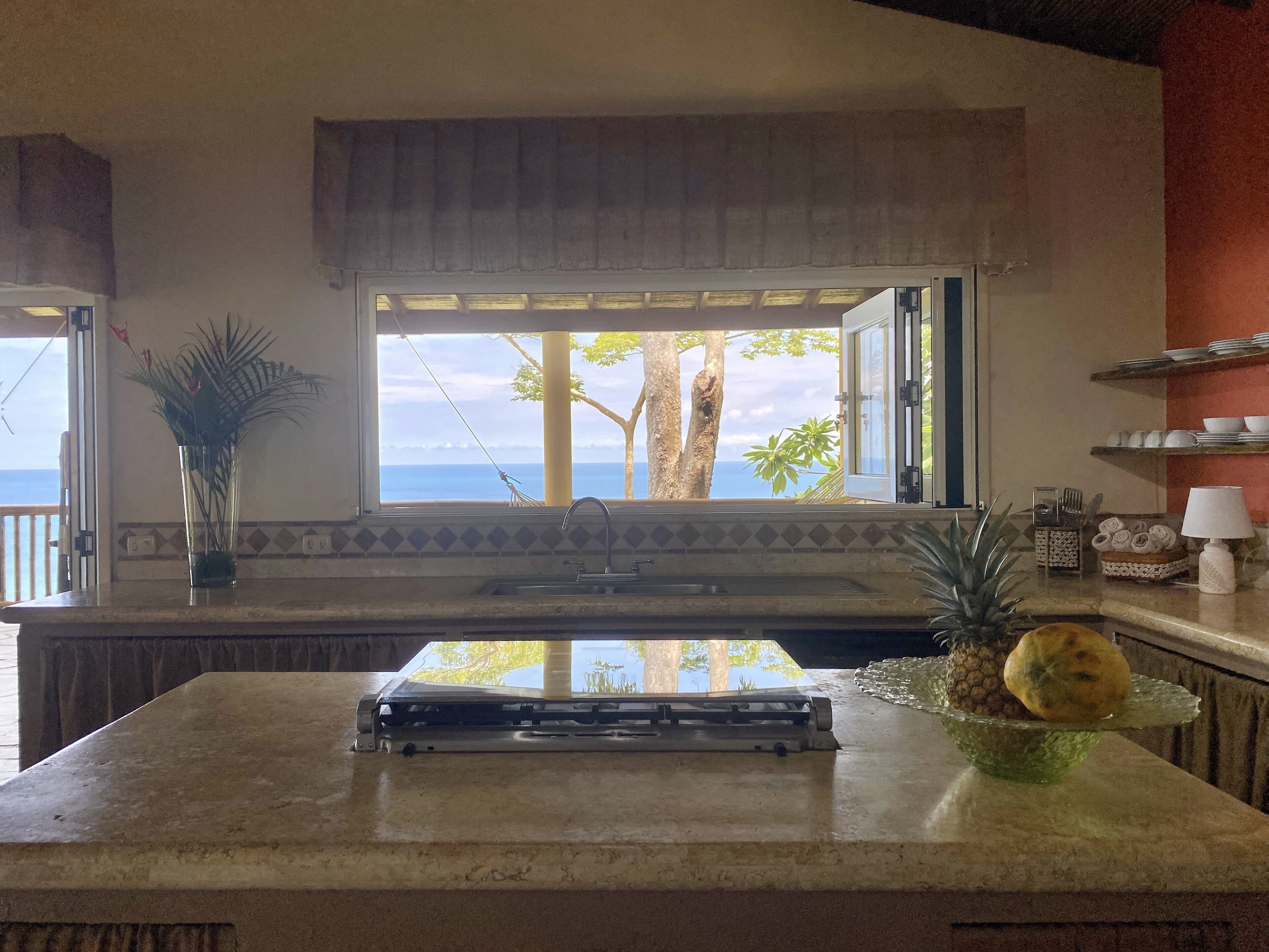 Réfrigérateur, four, plaque de cuisson, lave-vaisselle