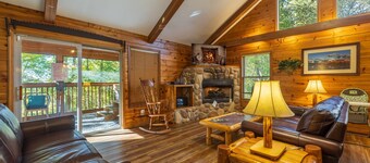 Bluebird Cabin (Hocking Hills area)