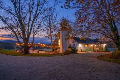 Welcome to The Horse Shoe Farm.....