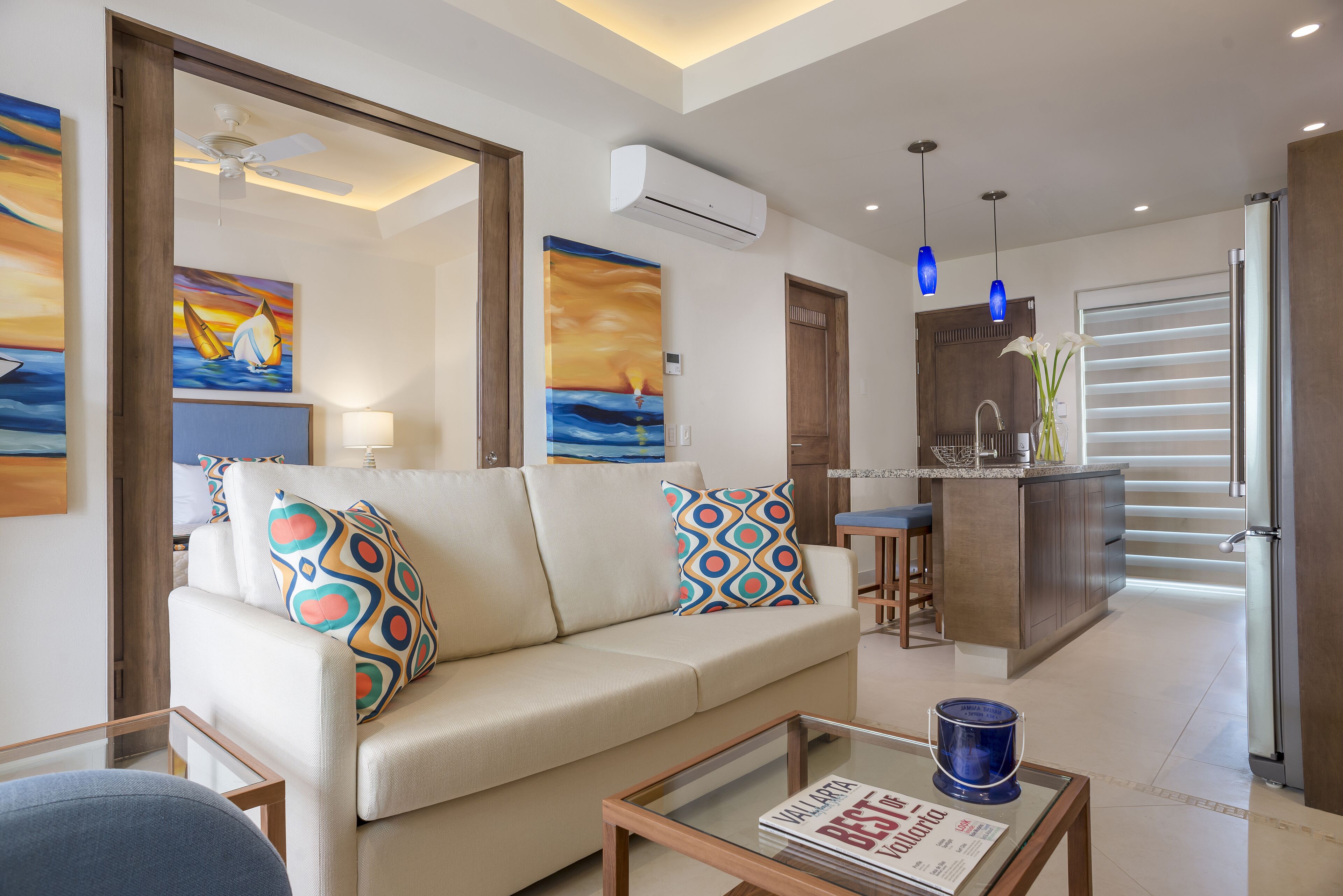 Luxury Condo a few steps to the popular los Muertos beach !