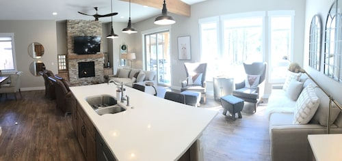 Look No Further! Brand New Build in Winter Park/Fraser