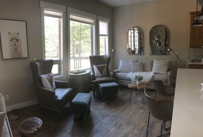 Smart-TV, Kamin, Videospiele, Stereoanlage