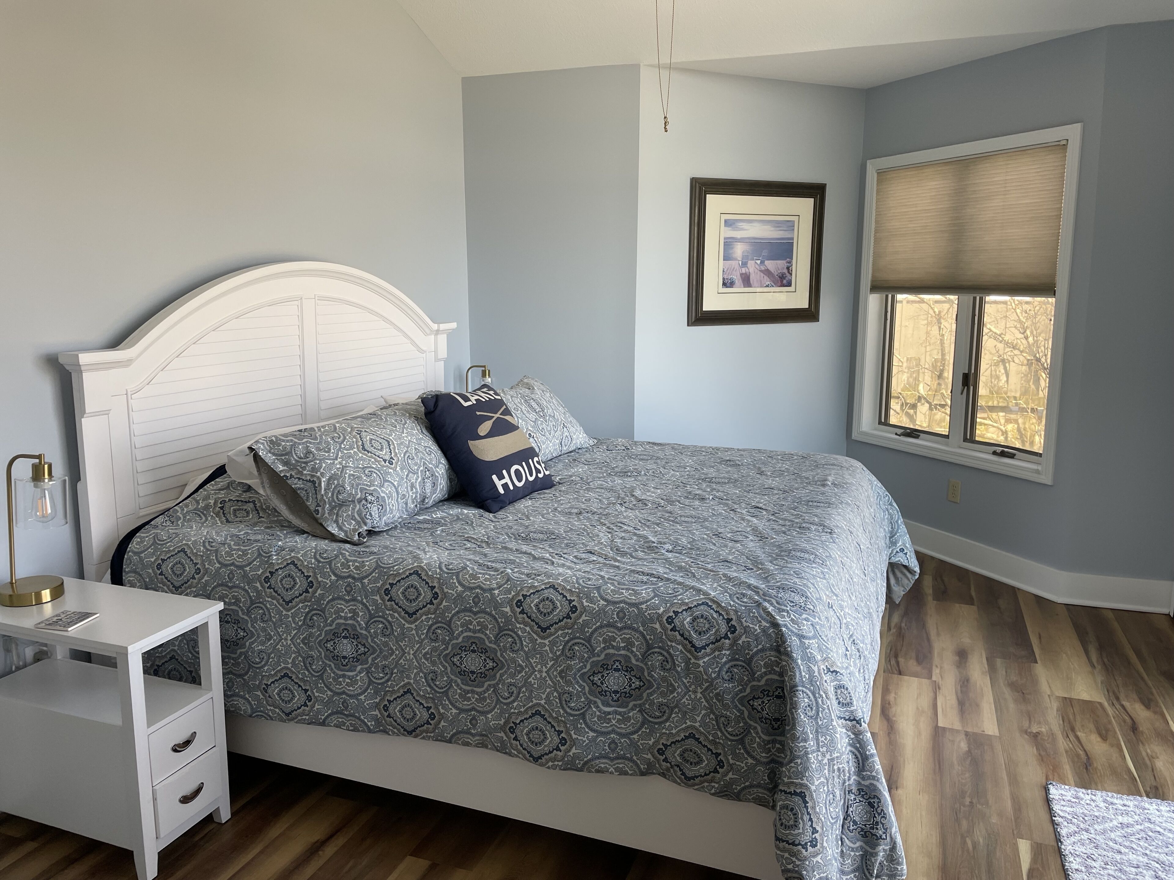 Barefoot Bungalow- Sandy beach & gorgeous views of Lake Huron!