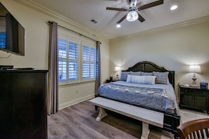 3 bedrooms, desk, iron/ironing board, travel cot