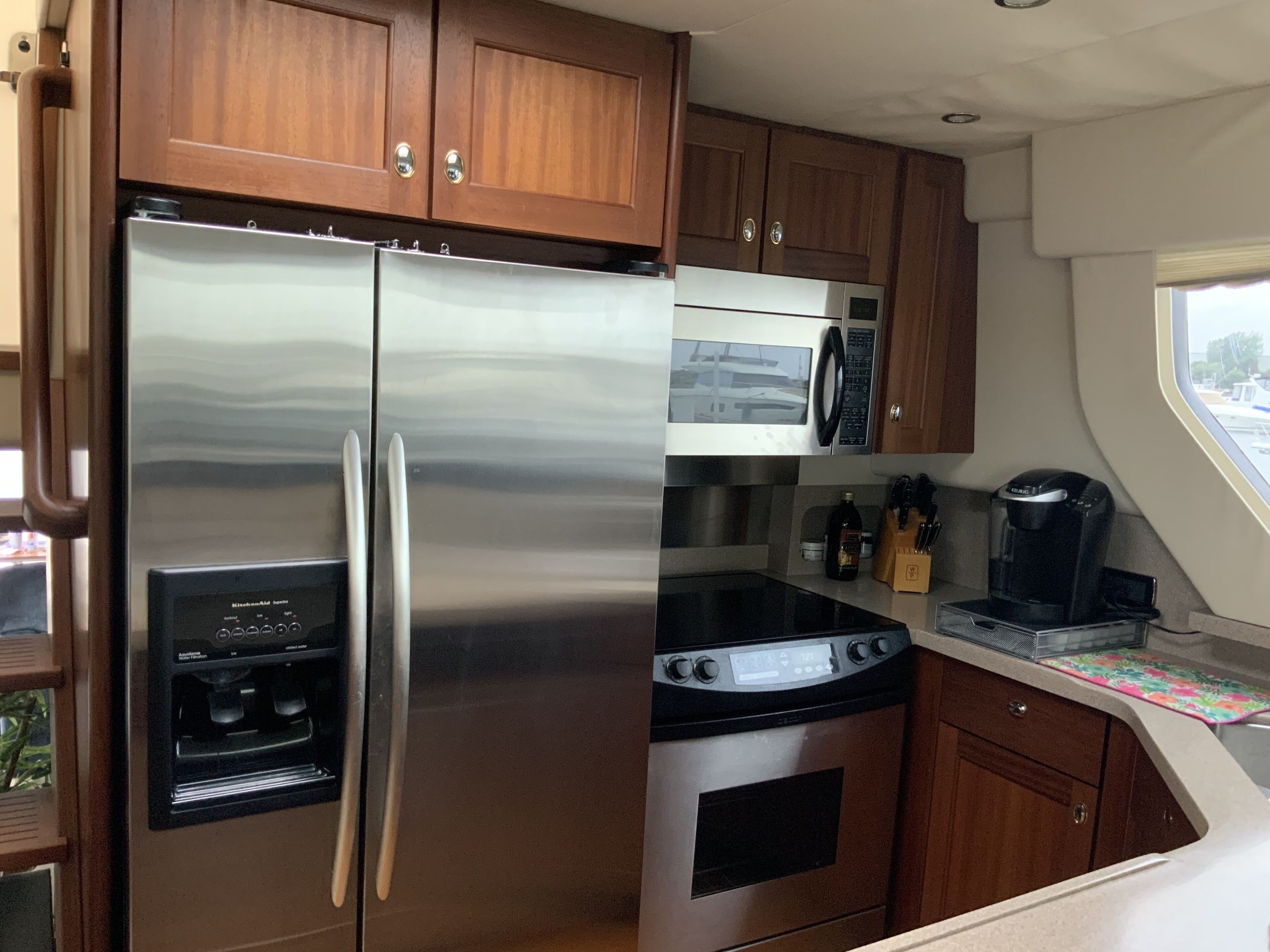 Motor Yacht Indulgence- Ever dream of a Yachting Lifestyle? Cruises included!