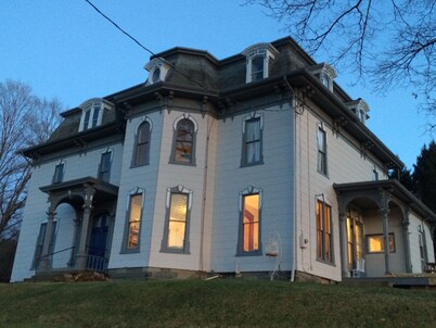 Cozy Victorian Mansion with room for your whole family