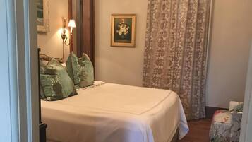 4 makuuhuonetta, silitysrauta/-lauta, Wi-Fi, vuodevaatteet