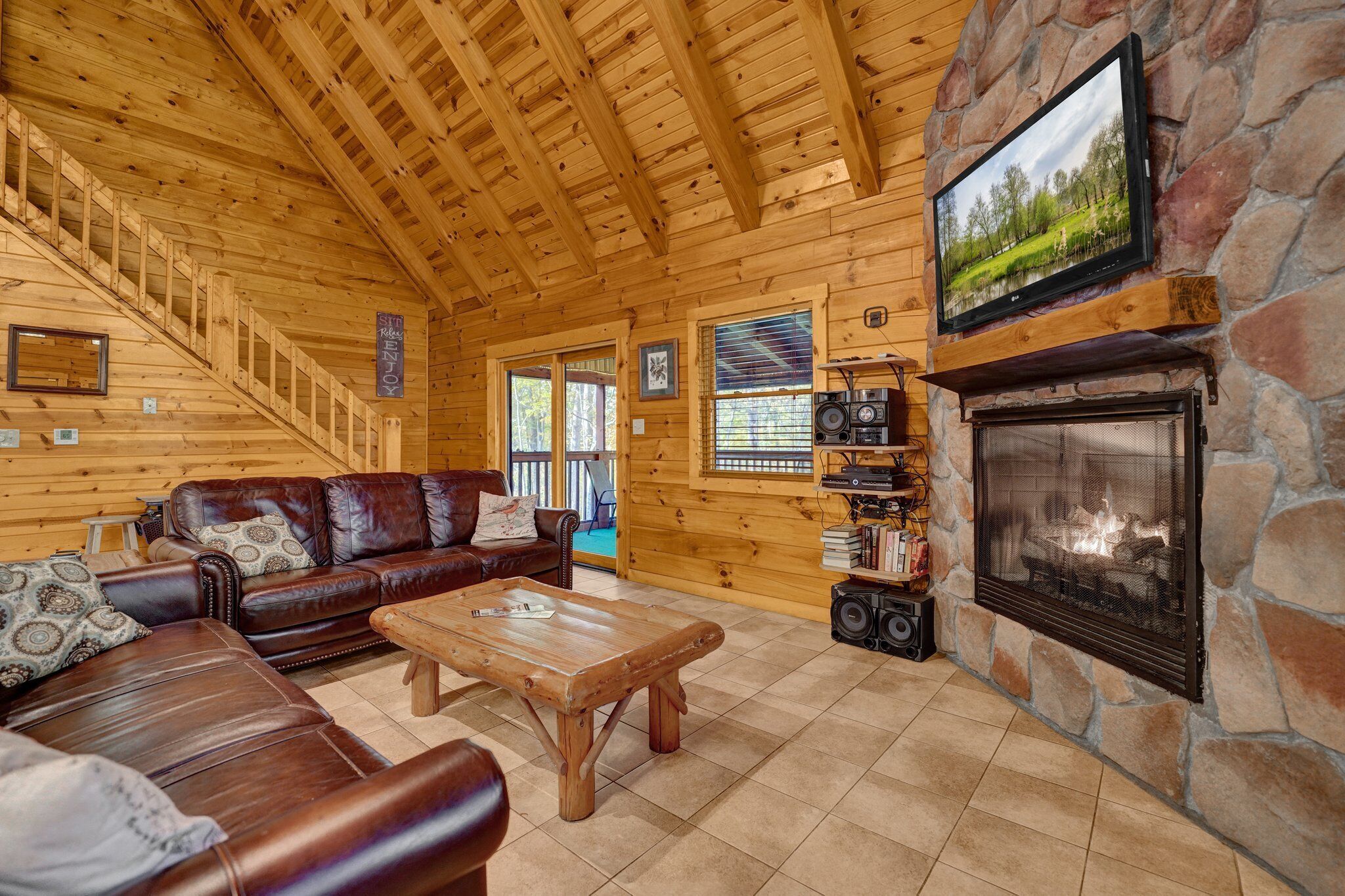Cardinal Cabin (Hocking Hills area)