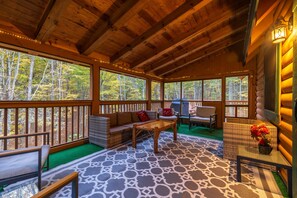 Smart TV, fireplace, video games, ping pong