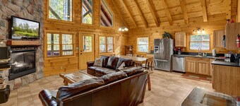 Cardinal Cabin (Hocking Hills area)