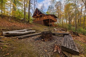 Property grounds - Cardinal Cabin (Hocking Hills area) (Sugar Grove)