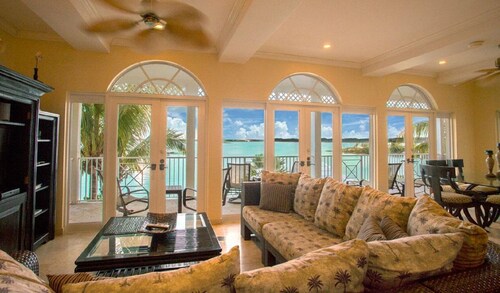 3 Bedroom 3.5 Bath Villa on the Water
