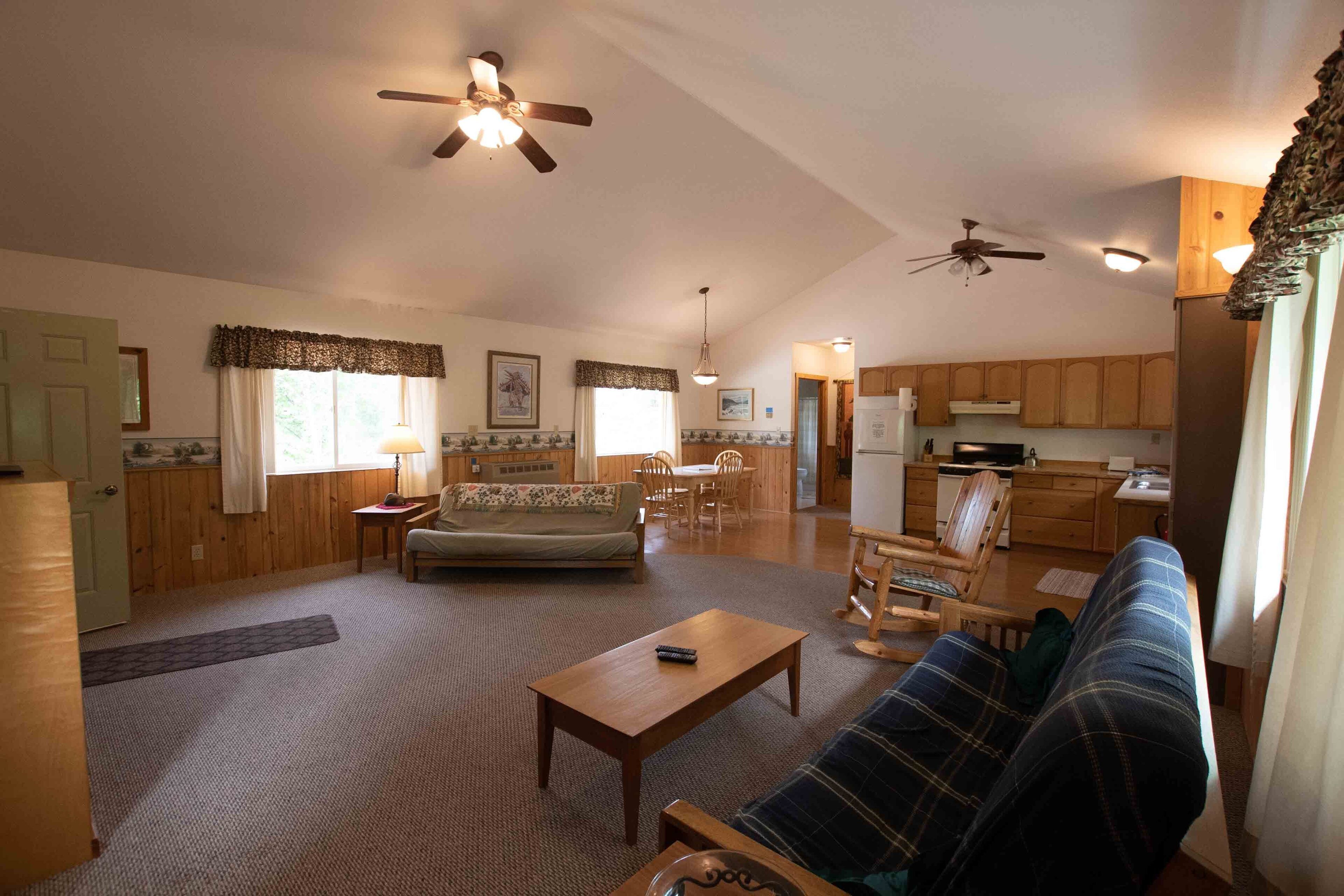 Gate Creek Cabins | Beaver's Hideaway