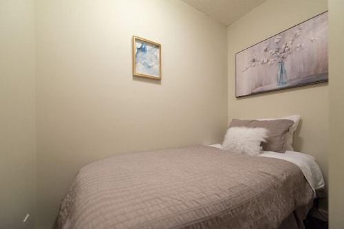 スタニングダウンタウンコンド-ジュニア2ベッドルームパーキング（E3）