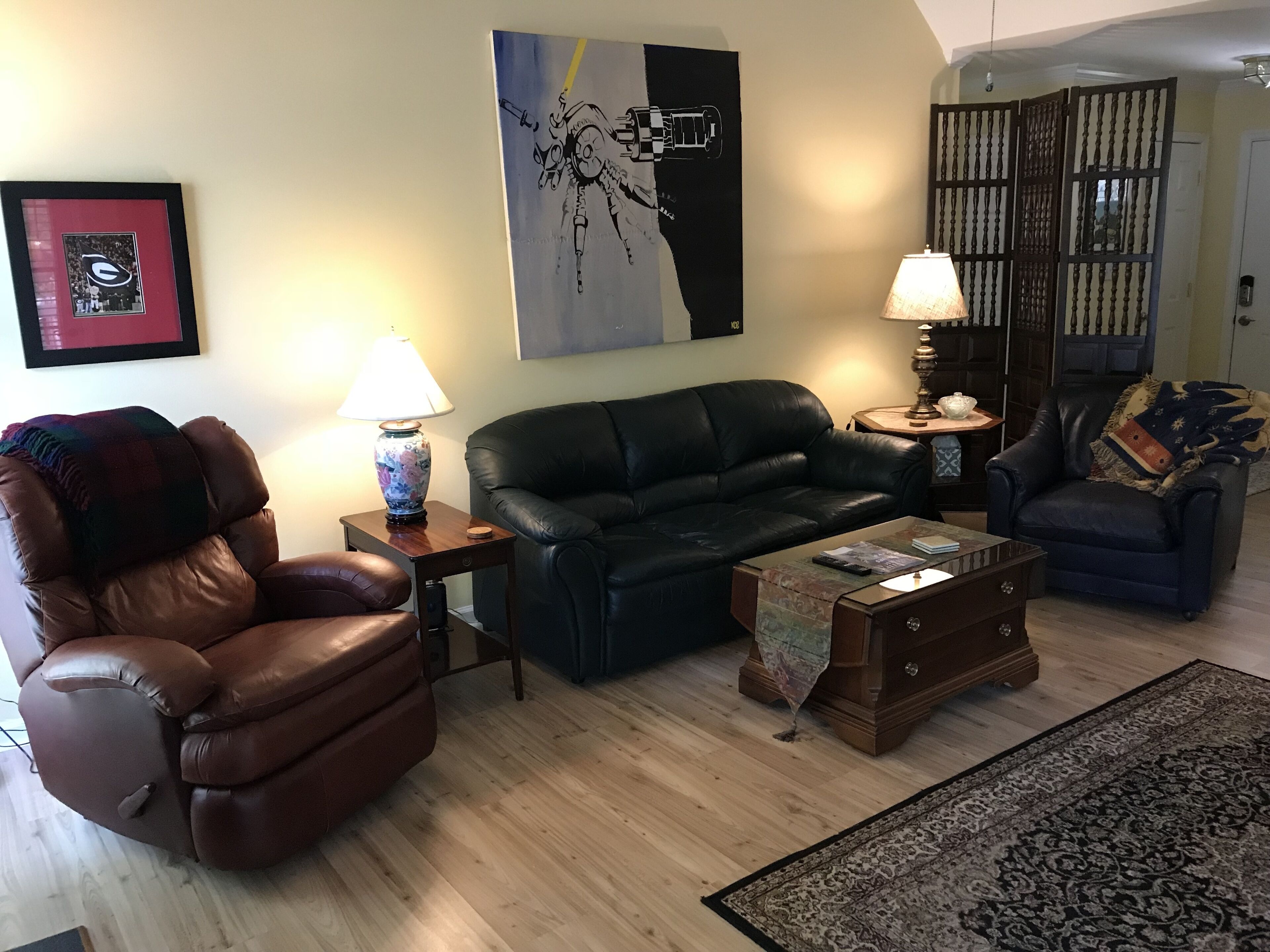 Ginny's Place-Clean, Comfortable and Convenient