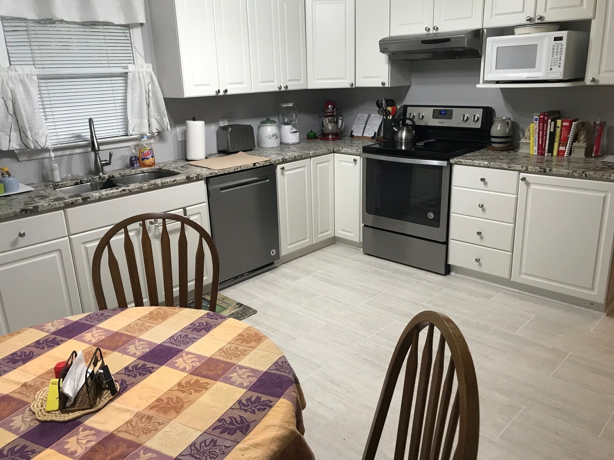 Ginny's Place-Clean, Comfortable and Convenient