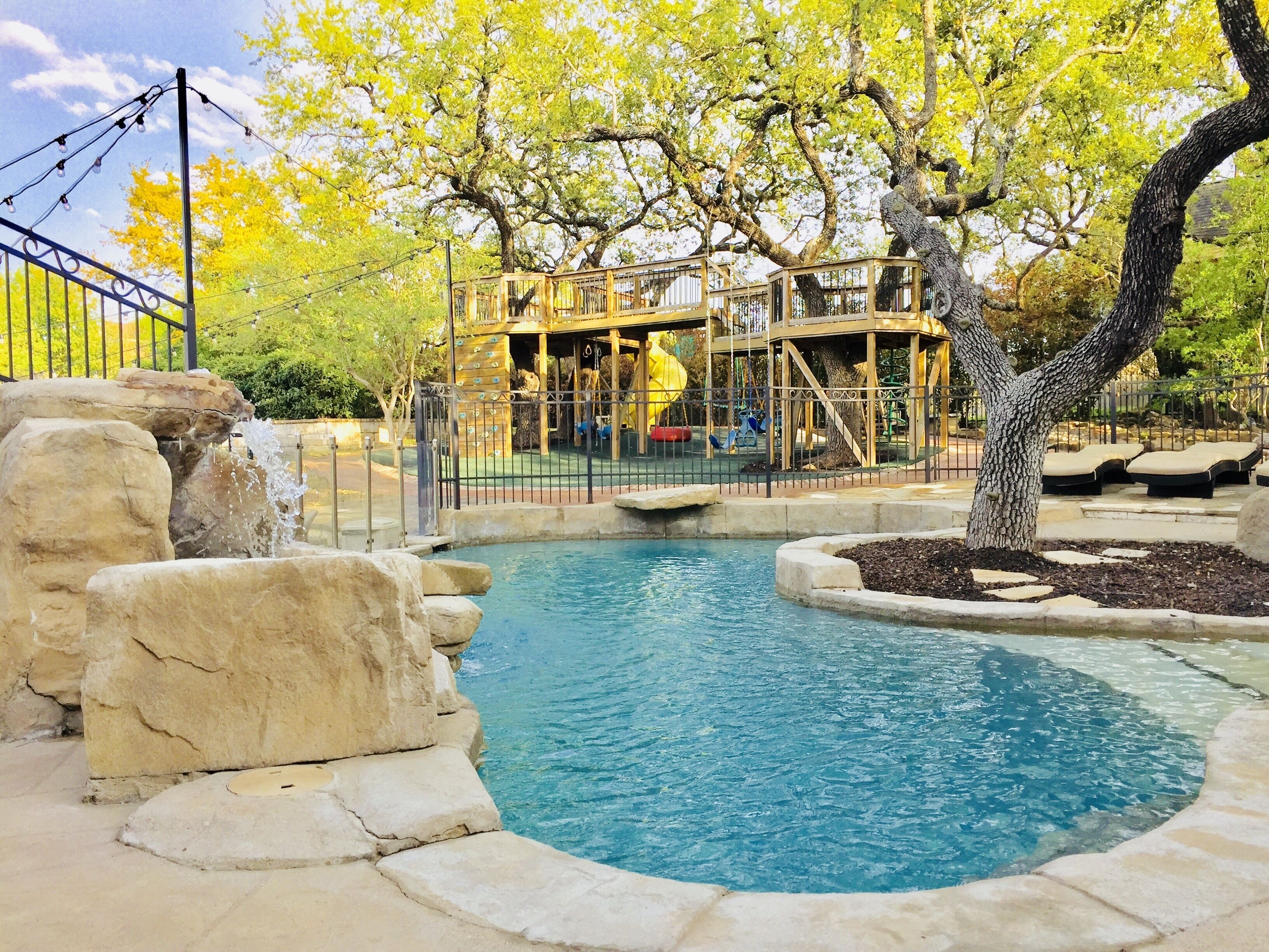 Luxury Private Resort, 2 Pools, Hot Tub, Elevated Playground  & More!!