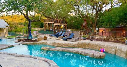 Luxury Family Getaway, Pools, Hot Tub, Playground & Sleeps upto 18