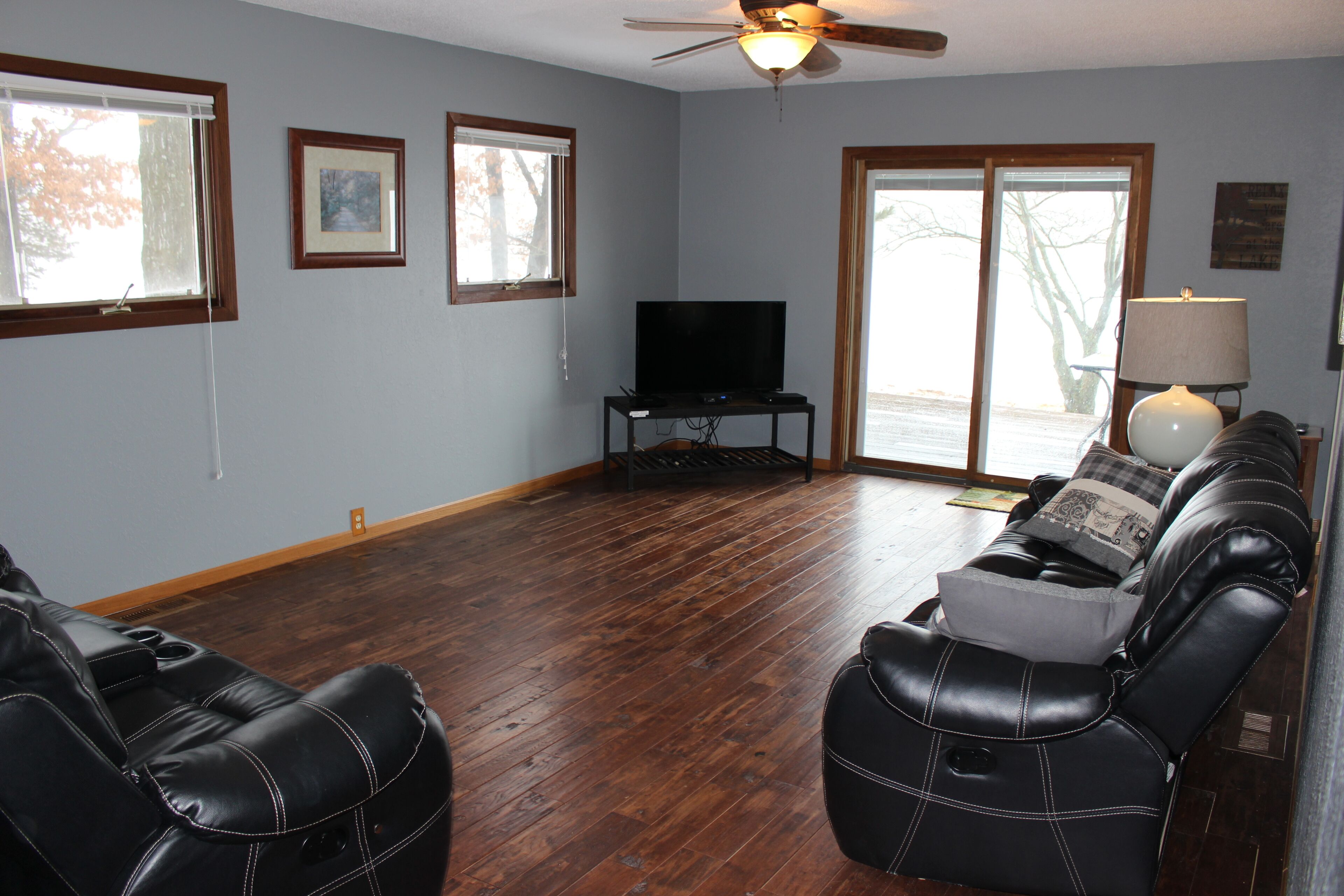 Beautiful lake side house with plenty of space to relax