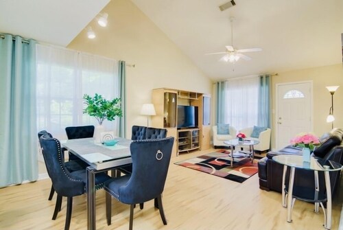 Spacious 3BR 3BA only 5 minutes from Masters 