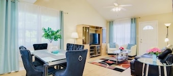 2.オーガスタナショナルゴルフコース(現代のタウンホーム)まで8 km