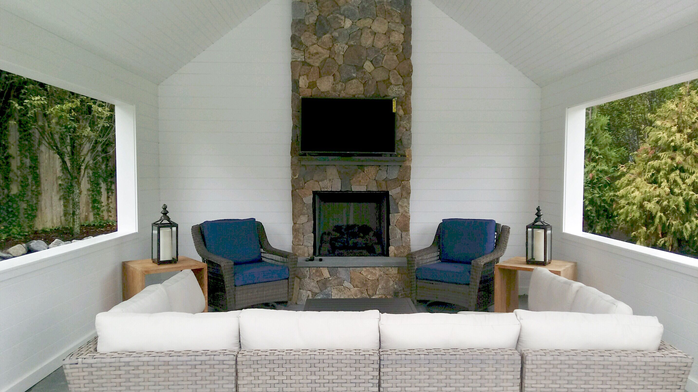 New Custom Built Home With A Pool In Edgartown