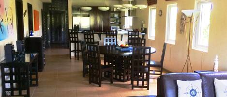 المنشأة من الداخل