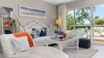 Smart-TV, DVD-Player, Tischtennisplatte, BĂŒcher