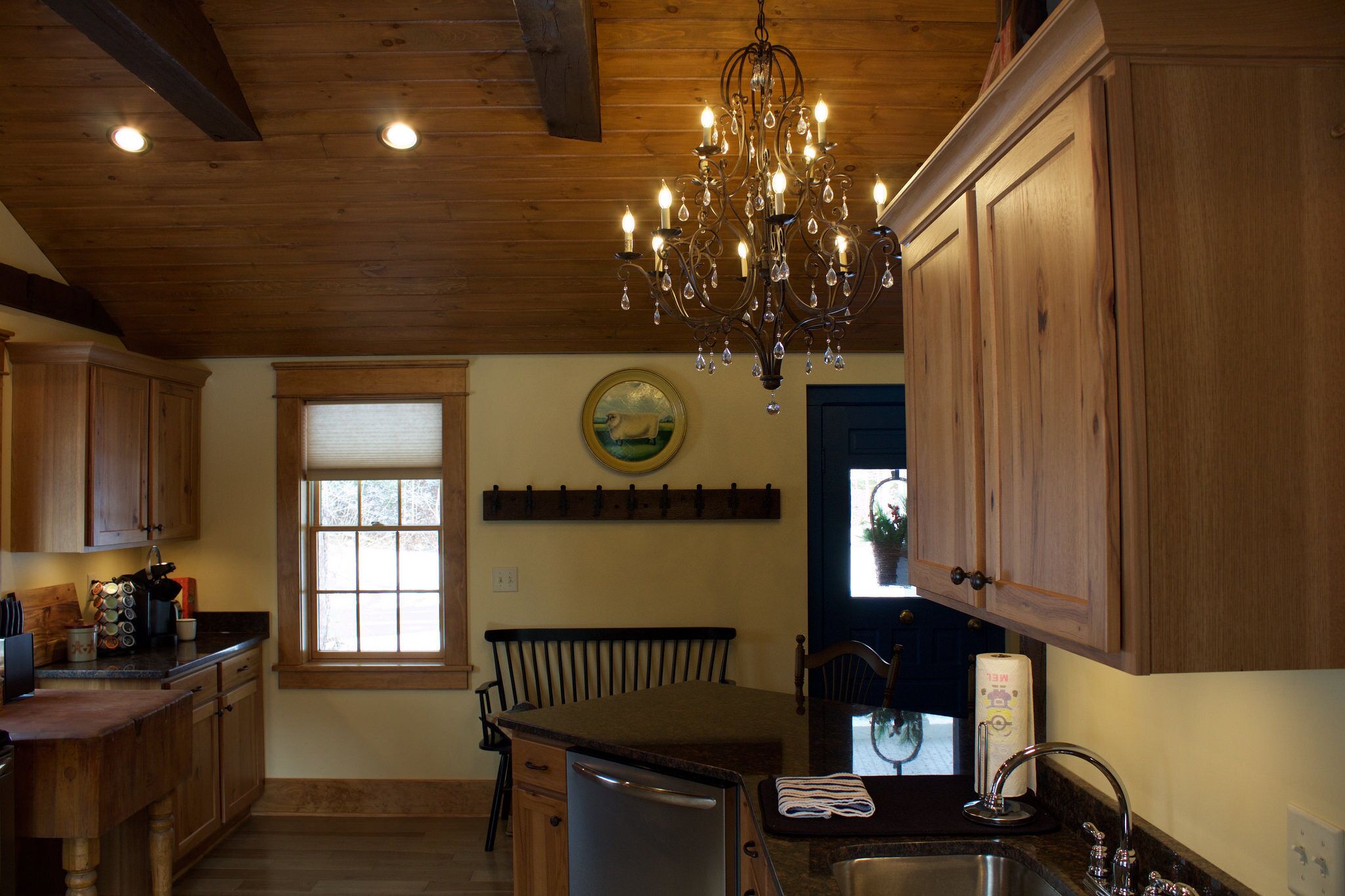 Clarksburg Cottage, your tranquil home in the perfect get-away location!